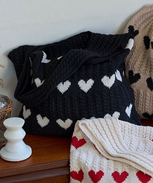 KOBE LETTUCE（コウベレタス）の「ハート柄ニットトートバッグ（トートバッグ・レディース・アイボリー/ブラック/ベージュ・F）」の2枚目の写真