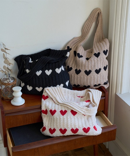 KOBE LETTUCE（コウベレタス）の「ハート柄ニットトートバッグ（トートバッグ・レディース・アイボリー/ブラック/ベージュ・F）」の5枚目の写真