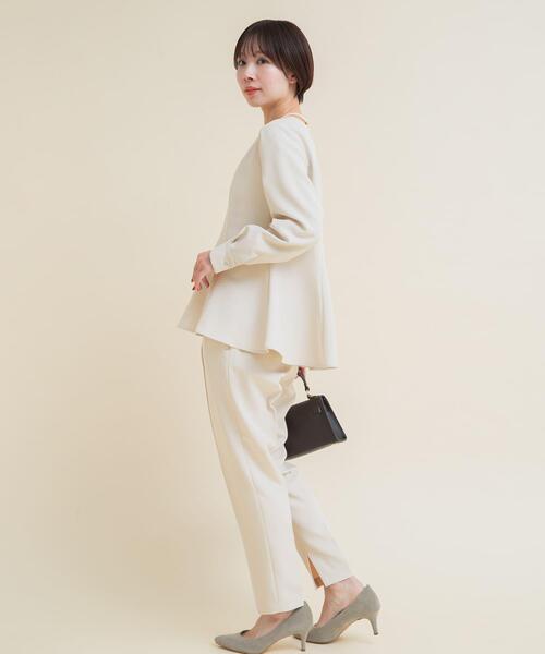 URBAN RESEARCH ROSSO WOMEN（アーバンリサーチ　ロッソ）の「『WEB/一部店舗限定』『SHORT/TALLサイズあり』ペプラムブラウス+テーパードパンツ（セットアップ・レディース・ネイビー/ホワイト系その他・36/TALL/38/SHORT）」の7枚目の写真