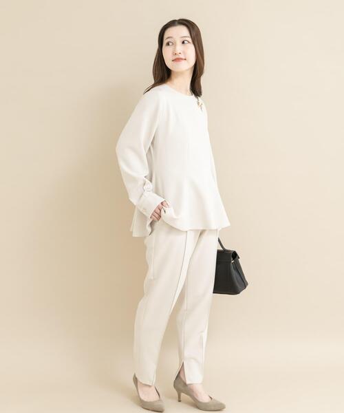 URBAN RESEARCH ROSSO WOMEN（アーバンリサーチ　ロッソ）の「『WEB/一部店舗限定』『SHORT/TALLサイズあり』ペプラムブラウス+テーパードパンツ（セットアップ・レディース・ネイビー/ホワイト系その他・36/TALL/38/SHORT）」の13枚目の写真