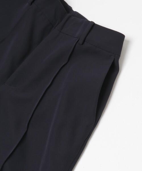 URBAN RESEARCH ROSSO WOMEN（アーバンリサーチ　ロッソ）の「『WEB/一部店舗限定』『SHORT/TALLサイズあり』ペプラムブラウス+テーパードパンツ（セットアップ・レディース・ネイビー/ホワイト系その他・36/TALL/38/SHORT）」の18枚目の写真