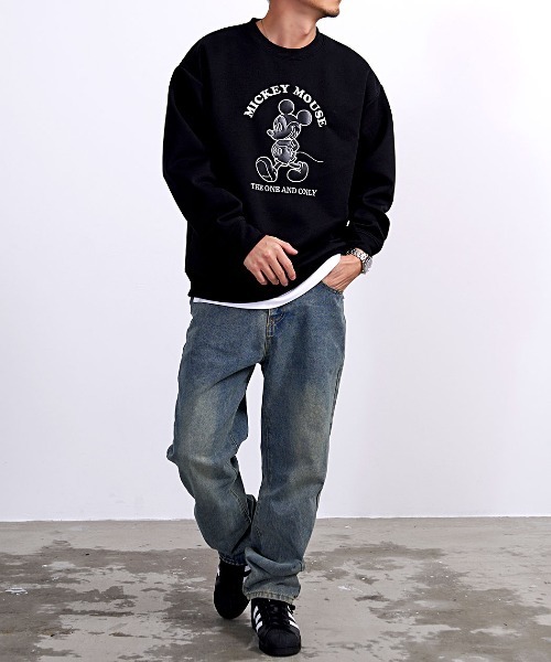 Disney（ディズニー）の「『DISNEY/ディズニー』クルーネック MICKEY 長袖SWTシャツ（Tシャツ/カットソー・レディース・ブラック/オートミール・LL/L/M）」の3枚目の写真