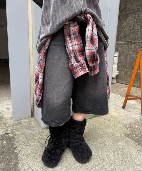 Figments(フィグメンツ)の「ワイドデニムハーフパンツ(デニムパンツ・レディース・ブルー系その他/ブラック・SMALL/MEDIUM)」の5枚目の写真