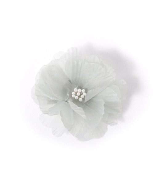 studio CLIP（スタディオクリップ）の「お花シアーコサージュ（ブローチ/コサージュ・レディース・ライトベージュ/ライトグレー・FREE）」の3枚目の写真