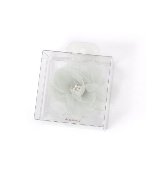 studio CLIP（スタディオクリップ）の「お花シアーコサージュ（ブローチ/コサージュ・レディース・ライトベージュ/ライトグレー・FREE）」の7枚目の写真