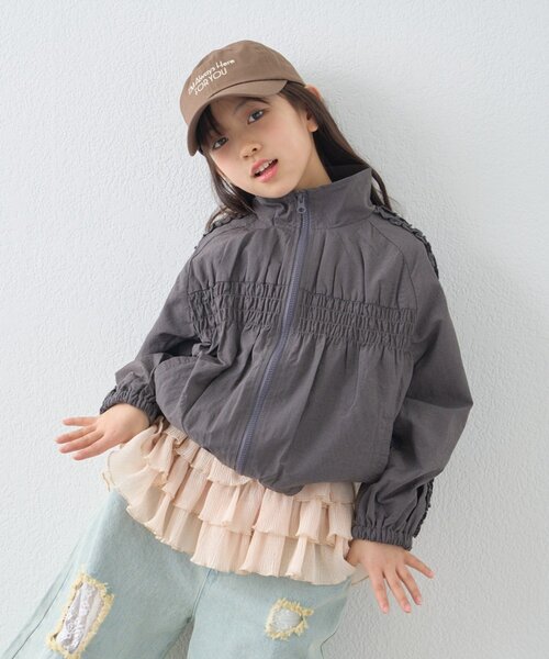 CIAOPANIC TYPY（チャオパニックティピー）の「【KIDS】《ジュニアサイズあり》シャーリングフリルギャザーマンパ（ブルゾン・キッズ・チャコールグレー/サックスブルー/オフホワイト・110/150/130）」の8枚目の写真