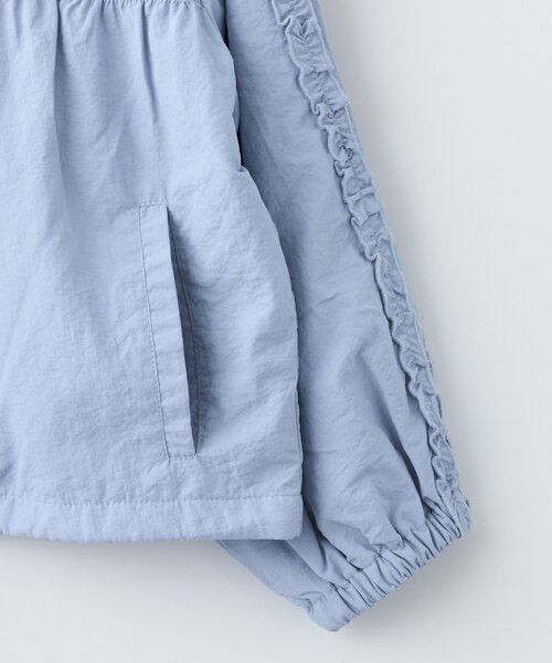CIAOPANIC TYPY（チャオパニックティピー）の「【KIDS】《ジュニアサイズあり》シャーリングフリルギャザーマンパ（ブルゾン・キッズ・チャコールグレー/サックスブルー/オフホワイト・110/150/130）」の6枚目の写真