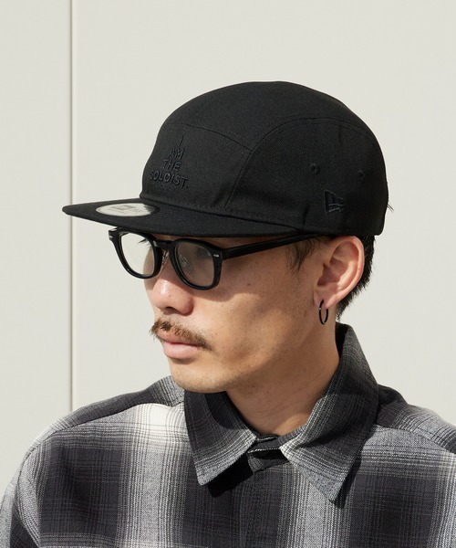 TAKAHIROMIYASHITATheSoloIst.（タカヒロミヤシタザソロイスト）の「TAKAHIROMIYASHITATheSoloIst./タカヒロミヤシタザソロイスト. ×NEW ERA/ニューエラ Jet Cap フラットバイザー 5パネルキャップ 2026年春夏（キャップ・メンズ・ブラック・FREE）」の2枚目の写真