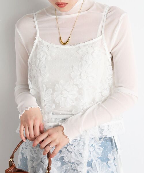 le.coeur blanc(ルクールブラン)の「TORRAZZO DONNAフローラルレースキャミ(キャミソール・レディース・ホワイト/ブラック・38)」の4枚目の写真