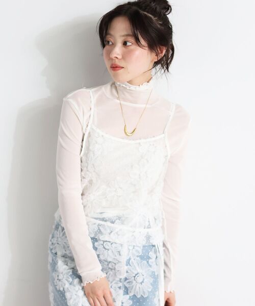 le.coeur blanc(ルクールブラン)の「TORRAZZO DONNAフローラルレースキャミ(キャミソール・レディース・ホワイト/ブラック・38)」の6枚目の写真