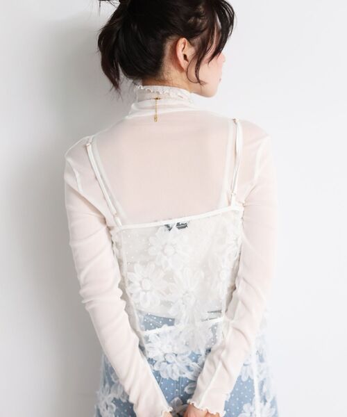 le.coeur blanc(ルクールブラン)の「TORRAZZO DONNAフローラルレースキャミ(キャミソール・レディース・ホワイト/ブラック・38)」の8枚目の写真
