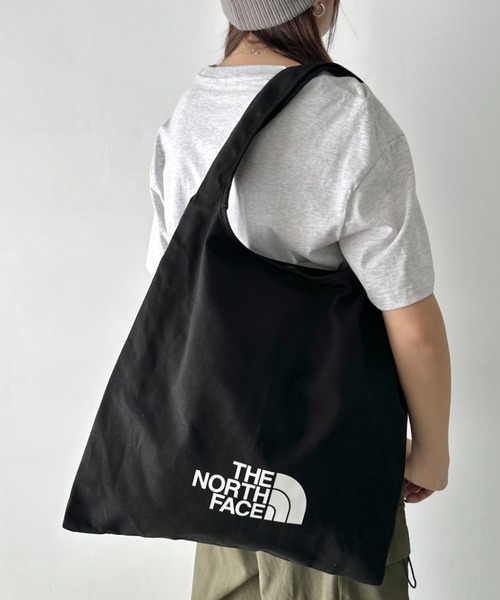 THE NORTH FACE(ザノースフェイス)の「THE NORTH FACE(ザ・ノースフェイス)/A4 PC収納可能 ビッグサイズ トートバッグ コットン生地 ロゴプリント/TNF TRIG BAG(トートバッグ・レディース・クリーム/ブラック・FREE)」の22枚目の写真
