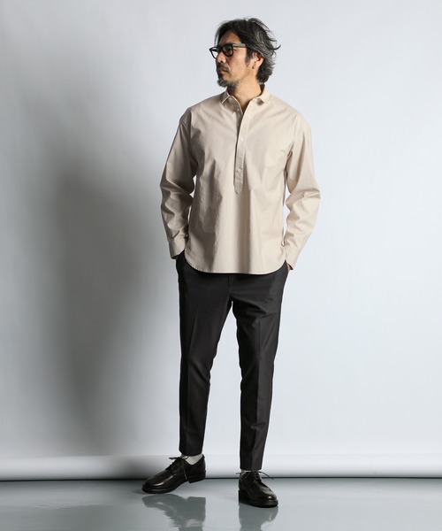 The DUFFER of ST.GEORGE(ザダファーオブセントジョージ)の「SHORT COLLAR PO SHIRT:バックサテン ショートカラー プルオーバーシャツ(シャツ/ブラウス・メンズ・オフホワイト/チャコールグレー/ライトブルー・X-LARGE/LARGE/MEDIUM/SMALL)」の5枚目の写真