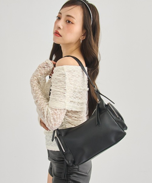 ANAP(アナップ)の「シンプル サイドポケット ショルダーバッグ(ショルダーバッグ・レディース・ホワイト/ブラック・F)」の5枚目の写真