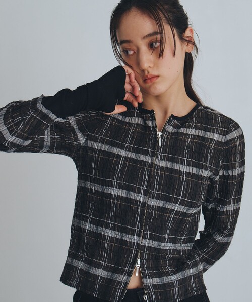 UNITED TOKYO(ユナイテッドトウキョウ)の「【ブラック残りわずか!】シャーリングレイヤーTOP|ウォッシャブル/ロンT/春服(Tシャツ/カットソー・レディース・ブラウン/ブラック・FREE)」の1枚目の写真