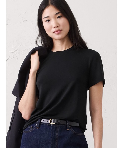 BANANA REPUBLIC FACTORY STORE(バナナリパブリック ファクトリーストア)の「BANANA REPUBLIC FACTORY STORE 日本限定 LUXE リュクスTシャツ(Tシャツ/カットソー・レディース・ネイビー/ホワイト/ブラック・S/XS/M/L)」の5枚目の写真