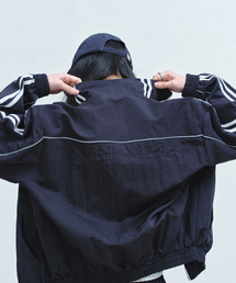 SIGNATURE BOMBER JACKET（ブルゾン）｜AFB（エーエフビー）の