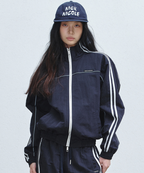 NICK&NICOLE（ニックアンドニコール）の「NYLON BLOUSON JUMPER_NAVY（ナイロンジャケット・レディース・その他・FREE）」の2枚目の写真