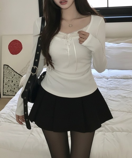 Emilie(エミリー)の「インナードッキング レイヤード風ヘンリーネックロンT(Tシャツ/カットソー・レディース・ピンク/グレー/クリーム/アイボリー/ブラック/ライトブルー・FREE)」の10枚目の写真