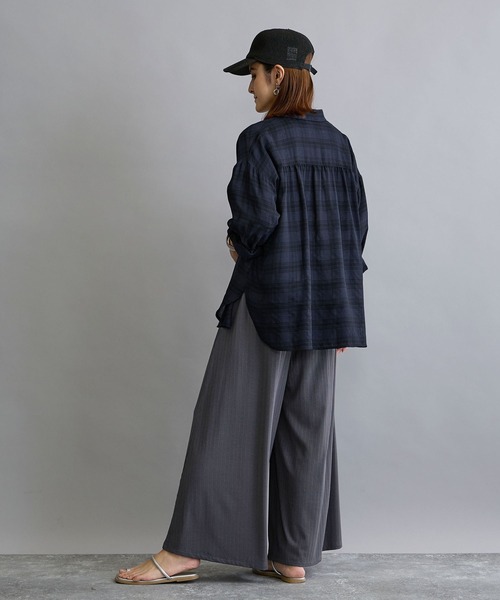 NICOLE white（ニコルホワイト）の「【セットアップ対応】チェックシャツ（シャツ/ブラウス・レディース・ネイビー/オフホワイト・FREE）」の6枚目の写真