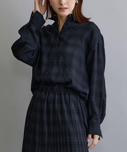 NICOLE white（ニコルホワイト）の「【セットアップ対応】チェックシャツ（シャツ/ブラウス・レディース・ネイビー/オフホワイト・FREE）」の9枚目の写真