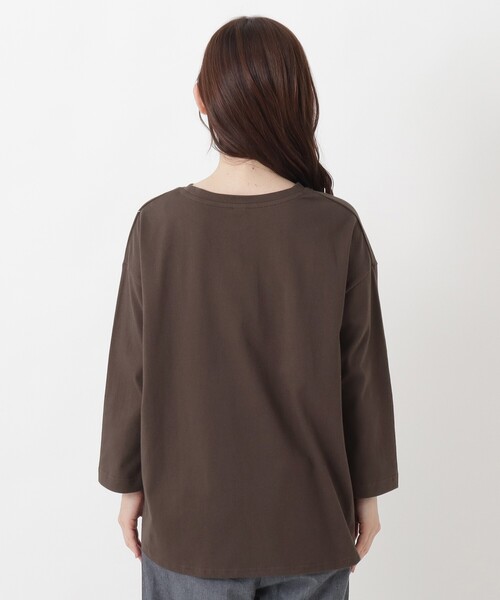 one'sterrace(ワンズテラス)の「配色パネル 刺繍入りプルオーバー(Tシャツ/カットソー・レディース・ダークブラウン系8/グリーン系その他6/ネイビー系5/アイボリー系8・02)」の7枚目の写真