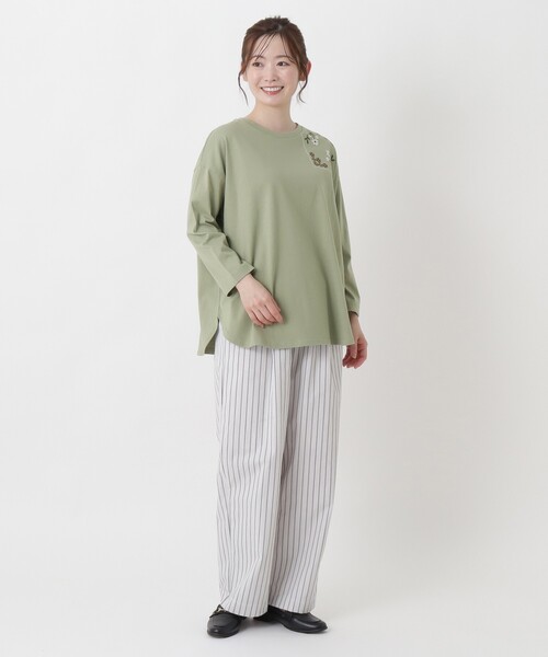 one'sterrace(ワンズテラス)の「配色パネル 刺繍入りプルオーバー(Tシャツ/カットソー・レディース・ダークブラウン系8/グリーン系その他6/ネイビー系5/アイボリー系8・02)」の15枚目の写真