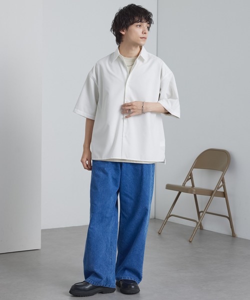 MONO-MART(モノマート)の「ライトTR ワイドシルエット レギュラーカラー サイドスリット 半袖シャツ / UVカット・接触冷感・イージーケア・抗ピル【セットアップ対応】(シャツ/ブラウス・メンズ・モカ/ダークグレー/ライトグレー/ダークネイビー/ブラウン/ピンク/ブラック/ブルーグレー/オフホワイト・S/M/L)」の18枚目の写真