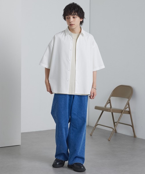 MONO-MART(モノマート)の「ライトTR ワイドシルエット レギュラーカラー サイドスリット 半袖シャツ / UVカット・接触冷感・イージーケア・抗ピル【セットアップ対応】(シャツ/ブラウス・メンズ・モカ/ダークグレー/ライトグレー/ダークネイビー/ブラウン/ピンク/ブラック/ブルーグレー/オフホワイト・S/M/L)」の19枚目の写真