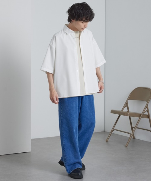 MONO-MART(モノマート)の「ライトTR ワイドシルエット レギュラーカラー サイドスリット 半袖シャツ / UVカット・接触冷感・イージーケア・抗ピル【セットアップ対応】(シャツ/ブラウス・メンズ・モカ/ダークグレー/ライトグレー/ダークネイビー/ブラウン/ピンク/ブラック/ブルーグレー/オフホワイト・S/M/L)」の20枚目の写真