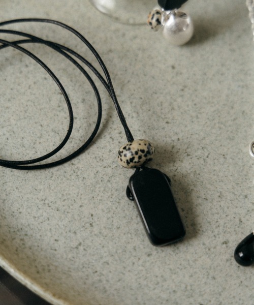 CREDONA(クレドナ)の「STONE PENDANT NECKLACE/ストーンペンダントネックレス(ネックレス・レディース・ブラック・FREE)」の1枚目の写真