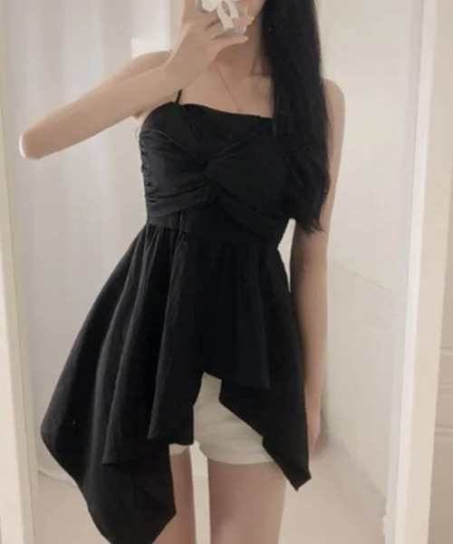 VIVID LADY(ビビッドレディー)の「ツイストデザイン アシンメトリー キャミトップス(シャツ/ブラウス・レディース・ホワイト/ブラック・FREE)」の9枚目の写真