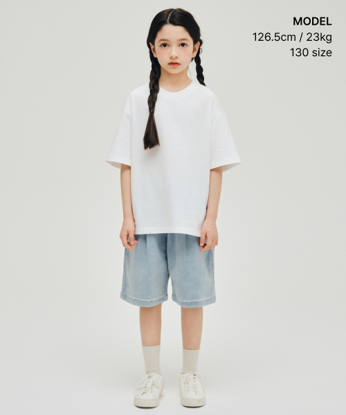 MUSINSA STANDARD KIDS（ムシンサスタンダードキッズ）の「デニムジャージーワンタックワイドバンディングショーツ[ライトインディゴ]（その他パンツ・レディース・その他・110/120/130/140/150/160）」の2枚目の写真