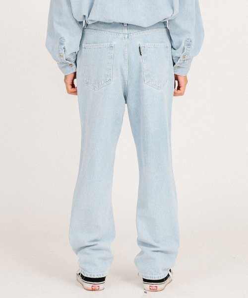 AJOBYAJO（アジョバイアジョ）の「Gun Washed Jeans [Sky Blue]（デニムパンツ・レディース・その他・LARGE/MEDIUM）」の9枚目の写真