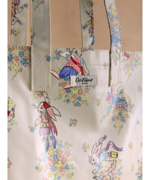 Cath Kidston(キャスキッドソン)の「ラージ ブックバッグ Easter Bunnies(トートバッグ・レディース・クリーム・FREE)」の5枚目の写真