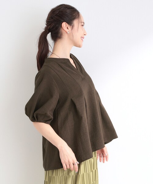 SHOO・LA・RUE(シューラルー)の「【高レビュー/洗濯後しわになりにくい/インせず着られる】自然に体型カバー 麻調ペプラムブラウス(シャツ/ブラウス・レディース・ブルー系その他/ブラック系1/ブルー系その他4/ライトベージュ/ブラウン系その他/ベージュ系その他5/グリーン系・04/03/02/01)」の15枚目の写真