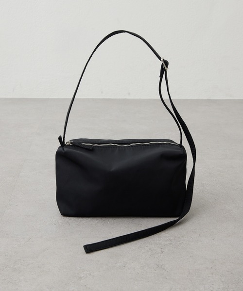 COLLAGE GALLARDAGALANTE（コラージュガリャルダガランテ）の「軽量180g×強撥水ボックスショルダーバッグ/インフルエンサーコラボアイテム（ショルダーバッグ・レディース・ブラック系その他/アイボリー/ブラック・FREE）」の10枚目の写真