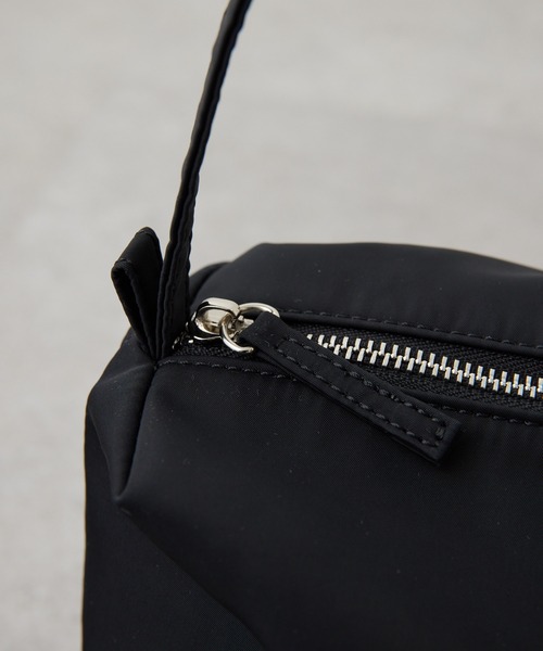 COLLAGE GALLARDAGALANTE（コラージュガリャルダガランテ）の「軽量180g×強撥水ボックスショルダーバッグ/インフルエンサーコラボアイテム（ショルダーバッグ・レディース・ブラック系その他/アイボリー/ブラック・FREE）」の11枚目の写真