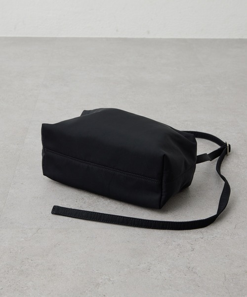 COLLAGE GALLARDAGALANTE（コラージュガリャルダガランテ）の「軽量180g×強撥水ボックスショルダーバッグ/インフルエンサーコラボアイテム（ショルダーバッグ・レディース・ブラック系その他/アイボリー/ブラック・FREE）」の15枚目の写真