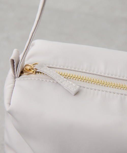 COLLAGE GALLARDAGALANTE（コラージュガリャルダガランテ）の「軽量180g×強撥水ボックスショルダーバッグ/インフルエンサーコラボアイテム（ショルダーバッグ・レディース・ブラック系その他/アイボリー/ブラック・FREE）」の21枚目の写真