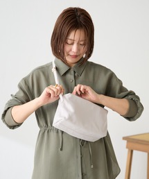 PAPILLONNER（パピヨネ）の「軽量180g×強撥水ボックスショルダーバッグ インフルエンサーコラボアイテム（ショルダーバッグ）」