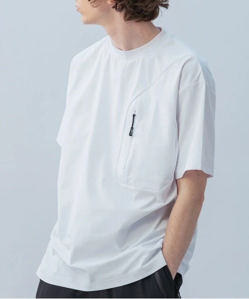 +phenix(プラスフェニックス)の「【+phenix / プラスフェニックス】HIDDEN ZIP POCKET S/S TEE 吸水速乾性 UVカット Tシャツ(Tシャツ/カットソー・メンズ・ブラック/ホワイト・MEDIUM/LARGE/X-LARGE)」の10枚目の写真