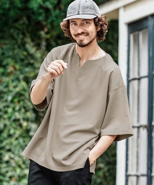 CAMBIO(カンビオ)の「mt10487- キーネックショートスリーブTシャツ(Tシャツ/カットソー・メンズ・ブラック/グレイッシュベージュ/アイボリー・XL/L/M)」の12枚目の写真