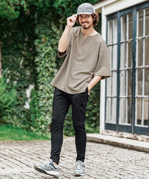 CAMBIO(カンビオ)の「mt10487- キーネックショートスリーブTシャツ(Tシャツ/カットソー・メンズ・ブラック/グレイッシュベージュ/アイボリー・XL/L/M)」の14枚目の写真