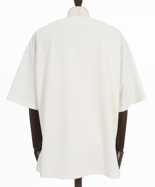 CAMBIO(カンビオ)の「mt10487- キーネックショートスリーブTシャツ(Tシャツ/カットソー・メンズ・ブラック/グレイッシュベージュ/アイボリー・XL/L/M)」の19枚目の写真