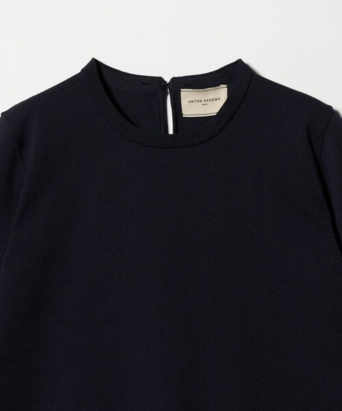 UNITED ARROWS（ユナイテッドアローズ）の「レディー フラワー ビジュー ニット（ニット/セーター・レディース・ネイビー/ブラック/ダークグレー・FREE）」の17枚目の写真