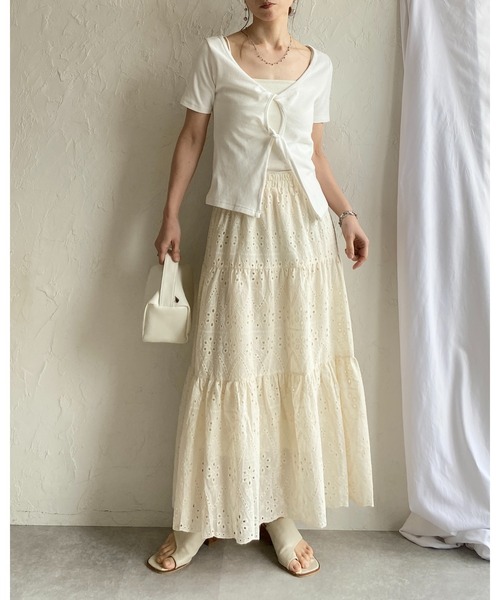 She's Closet(シーズクローゼット)の「ティアード切替 スカラップレース 刺繍 ボリュームフレアロングスカート(スカート・レディース・アイボリー/ブラック/オフホワイト・FREE)」の12枚目の写真
