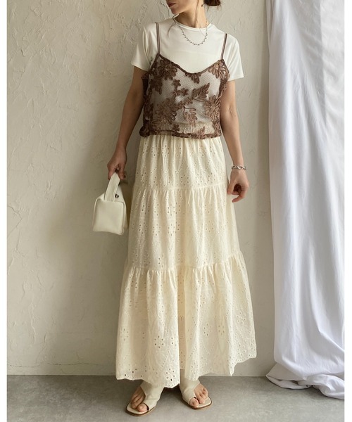She's Closet(シーズクローゼット)の「ティアード切替 スカラップレース 刺繍 ボリュームフレアロングスカート(スカート・レディース・アイボリー/ブラック/オフホワイト・FREE)」の19枚目の写真