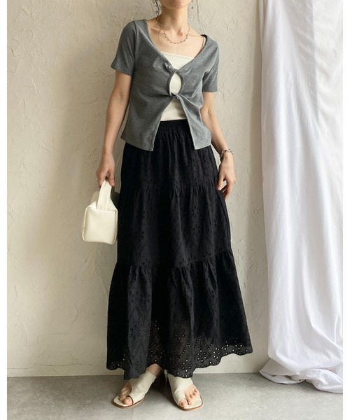 She's Closet(シーズクローゼット)の「ティアード切替 スカラップレース 刺繍 ボリュームフレアロングスカート(スカート・レディース・アイボリー/ブラック/オフホワイト・FREE)」の20枚目の写真