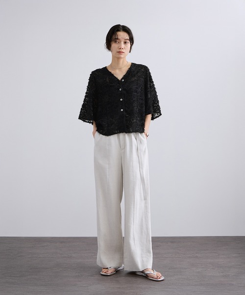 SALON adam et rope'(サロン アダム エ ロペ)の「【WEB限定】フラワーカットジャガードブラウス(シャツ/ブラウス・レディース・ブラック/グレー/ホワイト・FREE)」の6枚目の写真